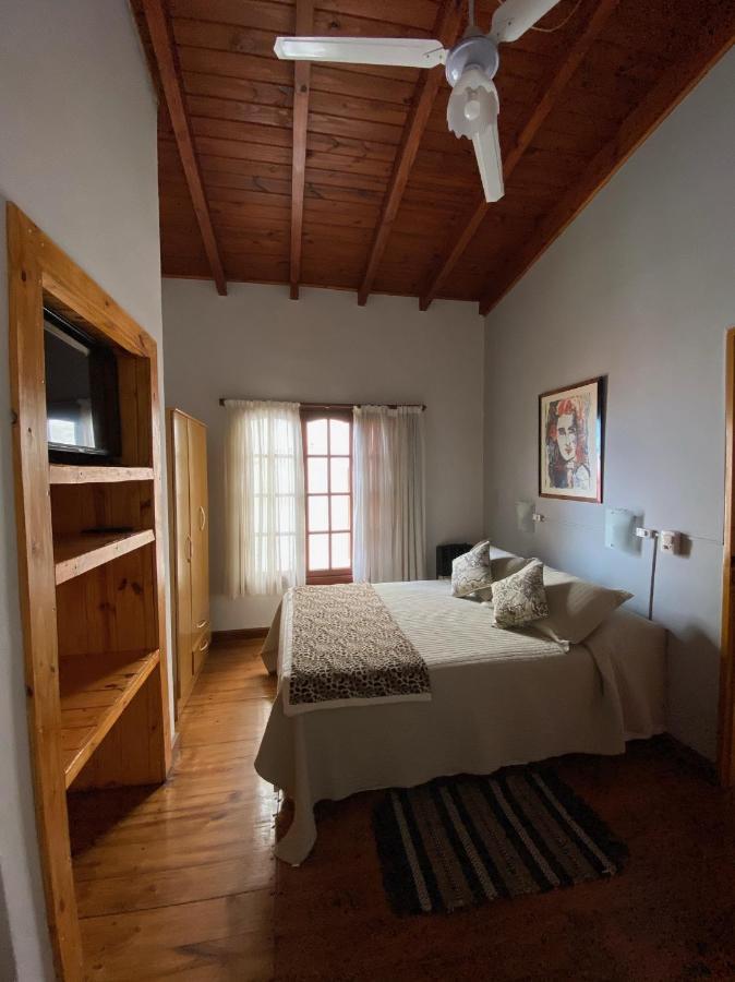 Hosteria Isabel Departamentos Y Habitaciones Con Bano Privado Las Grutas Room photo