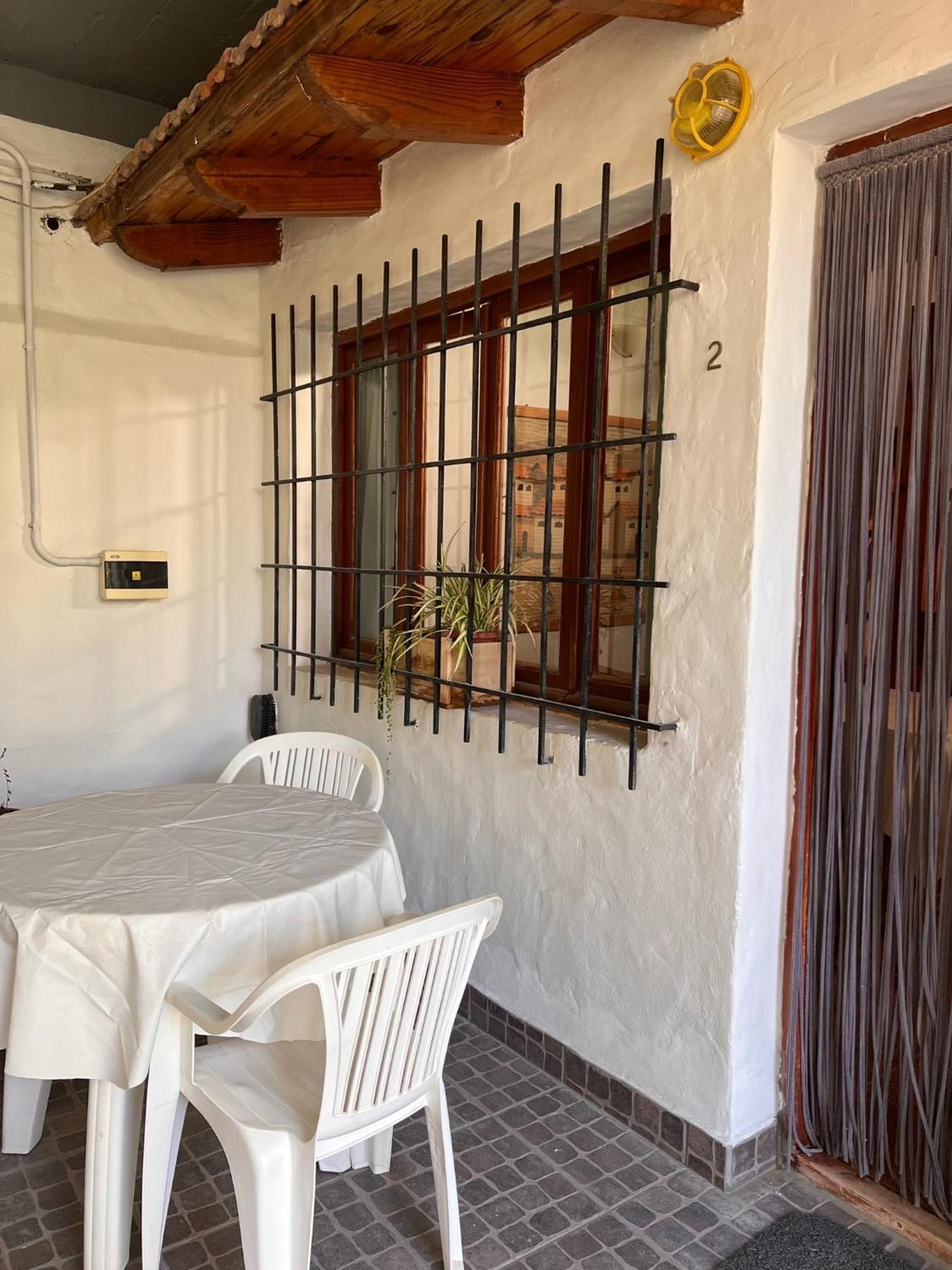 Hosteria Isabel Departamentos Y Habitaciones Con Bano Privado Las Grutas Room photo