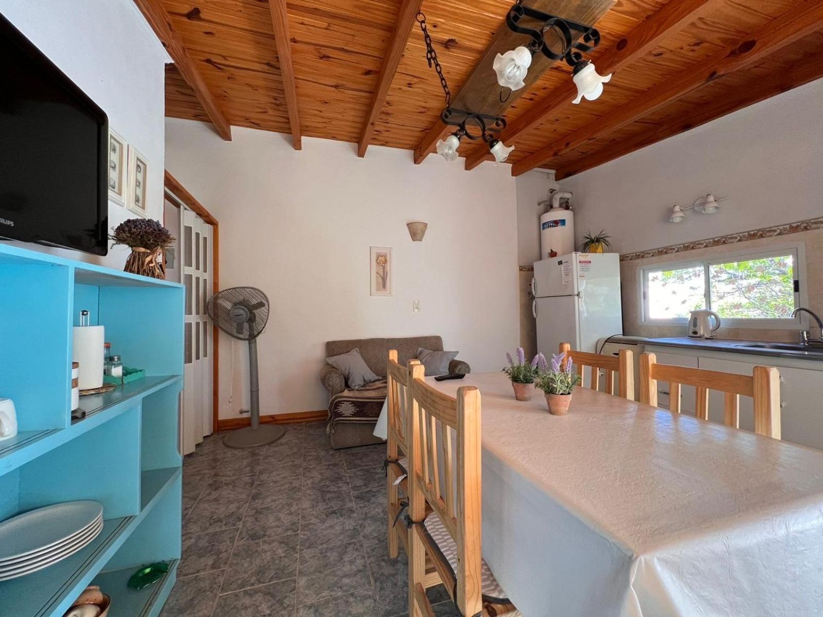 Hosteria Isabel Departamentos Y Habitaciones Con Bano Privado Las Grutas Room photo
