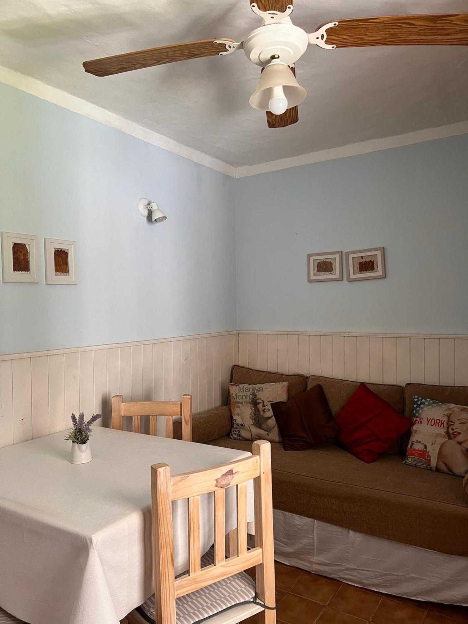 Hosteria Isabel Departamentos Y Habitaciones Con Bano Privado Las Grutas Room photo