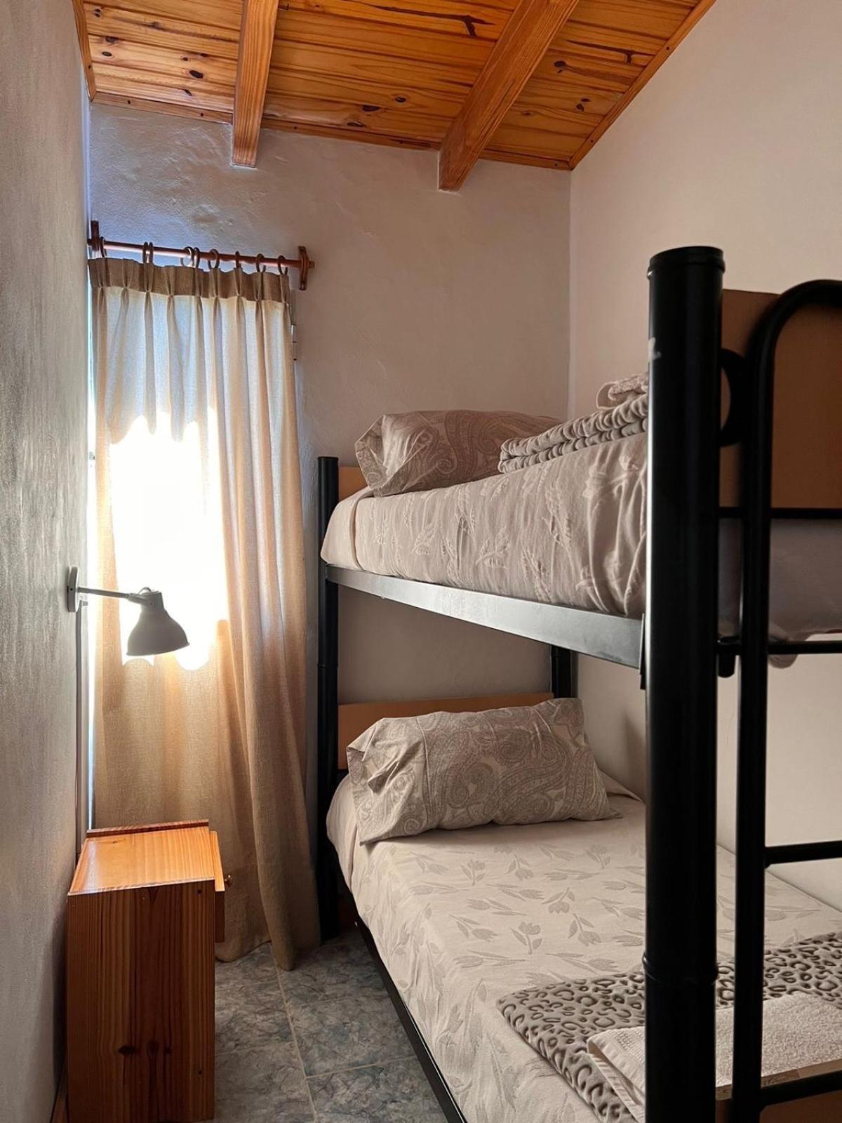 Hosteria Isabel Departamentos Y Habitaciones Con Bano Privado Las Grutas Room photo