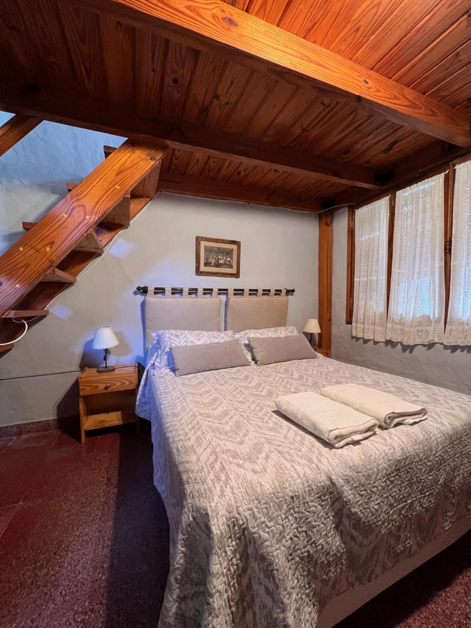 Hosteria Isabel Departamentos Y Habitaciones Con Bano Privado Las Grutas Room photo